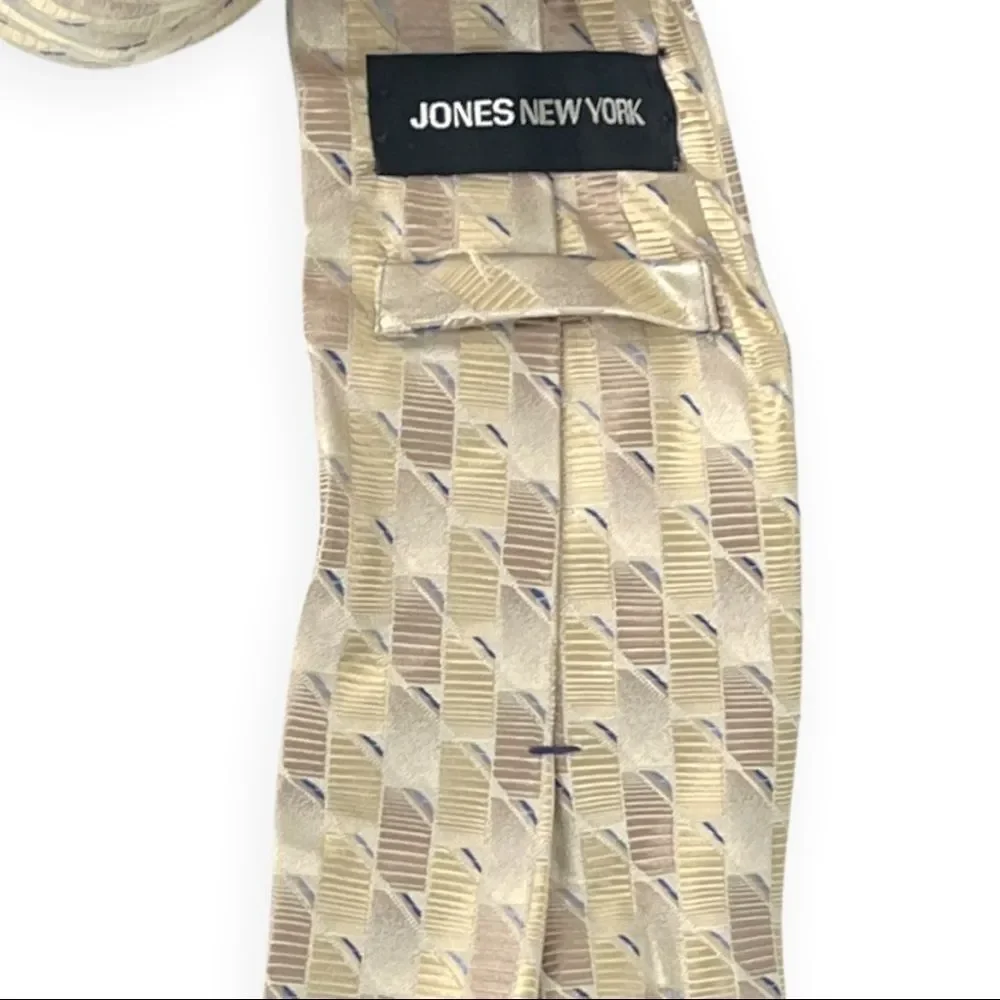 Jones New York 100% Imported Silk Tie Cream and Beige Design